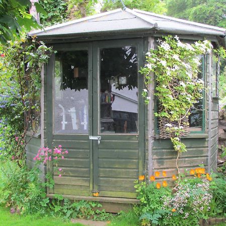 Celyn Villa Bed And Breakfast Holywell  Exterior photo