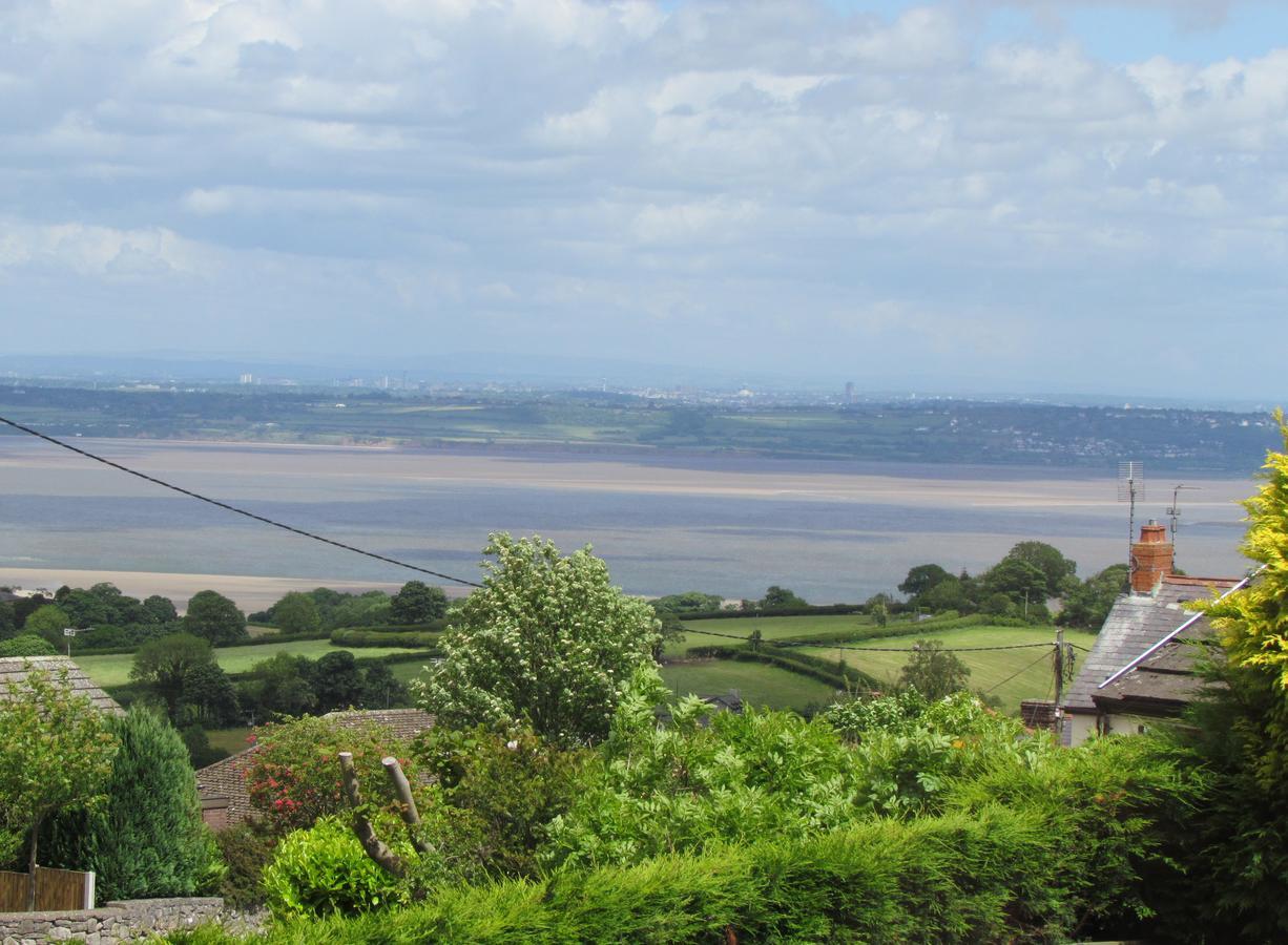 Celyn Villa Bed And Breakfast Holywell  Exterior photo