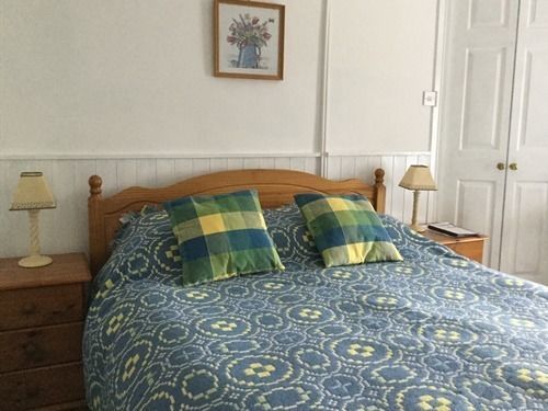 Celyn Villa Bed And Breakfast Holywell  Exterior photo